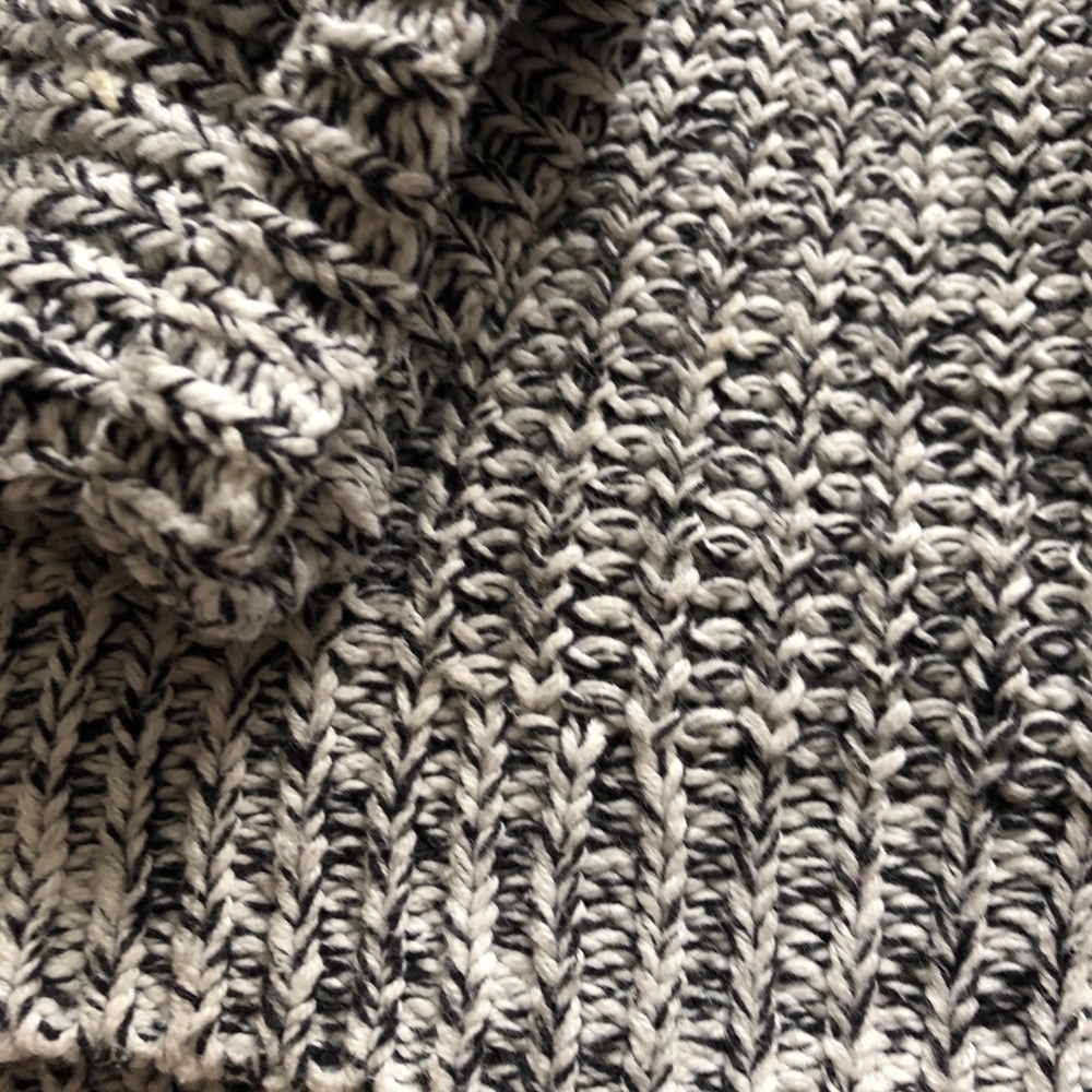 Knit sweater - Picture 3 of 3